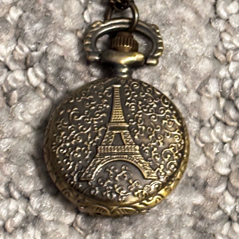 Vintage Paris France Eiffel Tower Travel Metal Pocket Watch - Working! - Picture 8 of 9